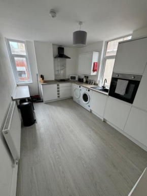 Theo apartment 150 meters from the winter gardens large groups welcome